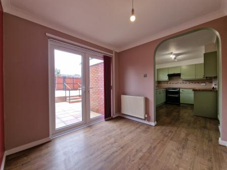 3 bedroom Terraced House to let in Kingsclere Walk, Merry Hill, Wolverhampton, WV4