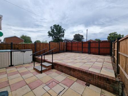 3 bedroom Terraced House to let in Kingsclere Walk, Merry Hill, Wolverhampton, WV4