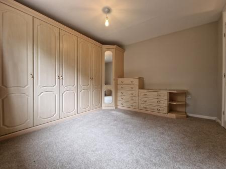 3 bedroom Terraced House to let in Kingsclere Walk, Merry Hill, Wolverhampton, WV4