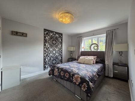 4 bedroom Detached house to let in Poplar Street, Shifnal, TF11