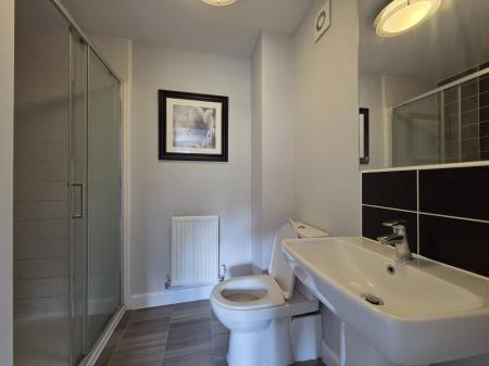4 bedroom Detached house to let in Poplar Street, Shifnal, TF11