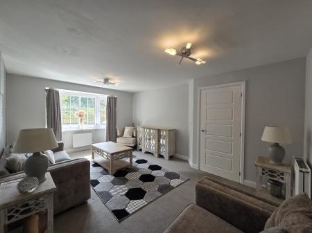 4 bedroom Detached house to let in Poplar Street, Shifnal, TF11