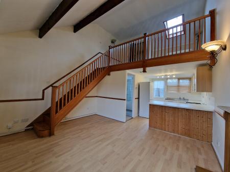 1 bedroom Bungalow to let in Dean Court, Perton, WV6
