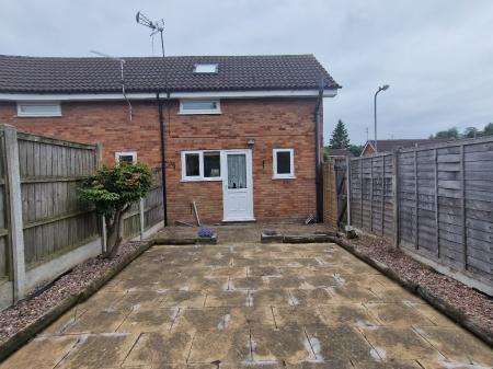 1 bedroom Bungalow to let in Dean Court, Perton, WV6