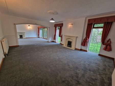 4 bedroom Detached house to let in Clifton Road, Tettenhall, WV6