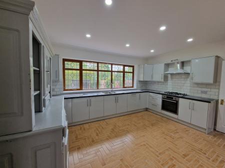 4 bedroom Detached house to let in Clifton Road, Tettenhall, WV6