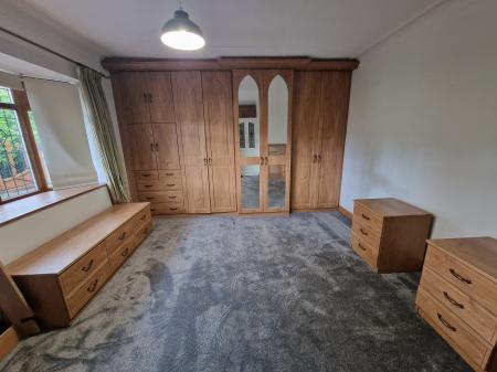 4 bedroom Detached house to let in Clifton Road, Tettenhall, WV6