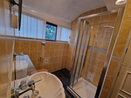 4 bedroom Detached house to let in Clifton Road, Tettenhall, WV6