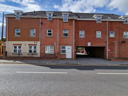 2 bedroom Flat to let in The Waterglades, Rosehill, Willenhall, WV13