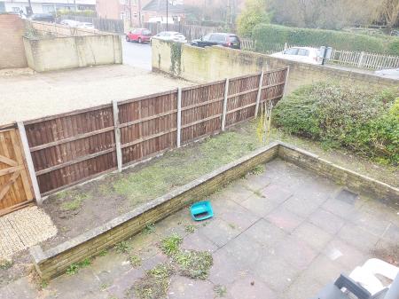 5 bedroom End of terrace house to let in Honeysuckle Road, SO16