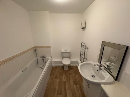 2 bedroom Ground floor flat to let in Clausentum House, Bitterne, SO18