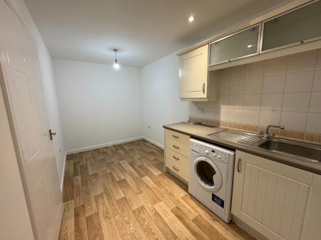 2 bedroom Ground floor flat to let in Clausentum House, Bitterne, SO18
