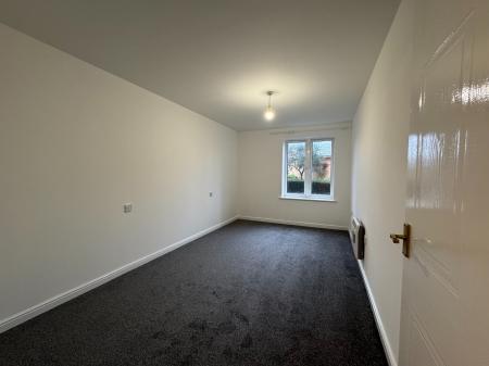 2 bedroom Ground floor flat to let in Clausentum House, Bitterne, SO18