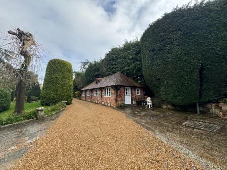 1 bedroom Cottage to let in The Coach House, Oakhill, SO31