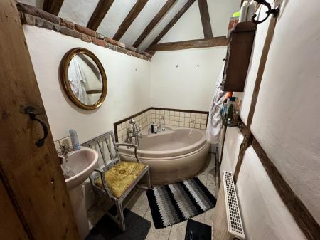 1 bedroom Cottage to let in The Coach House, Oakhill, SO31