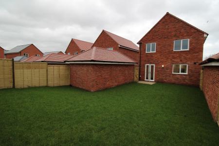 4 bedroom Detached house to let in Apollo Crescent, Burlesdon, SO31