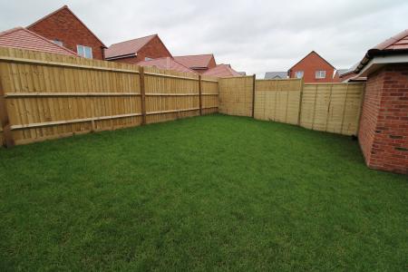 4 bedroom Detached house to let in Apollo Crescent, Burlesdon, SO31