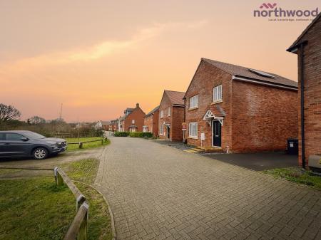 4 bedroom Detached house to let in Apollo Crescent, Burlesdon, SO31