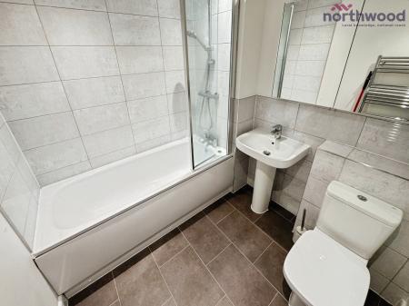 4 bedroom Detached house to let in Apollo Crescent, Burlesdon, SO31