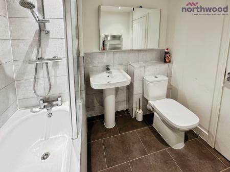 4 bedroom Detached house to let in Apollo Crescent, Burlesdon, SO31