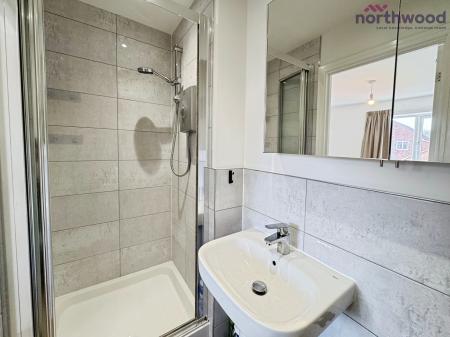 4 bedroom Detached house to let in Apollo Crescent, Burlesdon, SO31