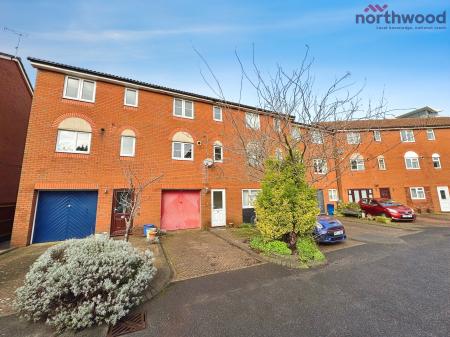 3 bedroom Town house to let in Terminus Terrace, Ocean Village, SO14