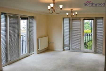 2 bedroom Flat to let in Marshall Square, Northlands Road, Banister's Park, Southampton, SO15