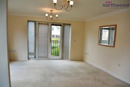 2 bedroom Flat to let in Marshall Square, Northlands Road, Banister's Park, Southampton, SO15