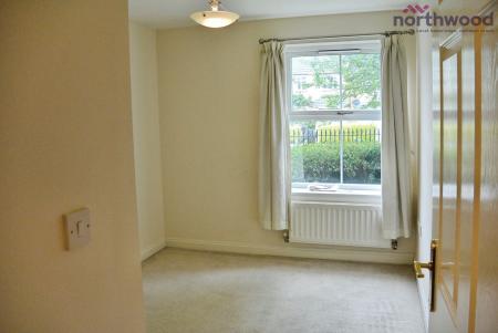 2 bedroom Flat to let in Marshall Square, Northlands Road, Banister's Park, Southampton, SO15