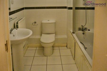 2 bedroom Flat to let in Marshall Square, Northlands Road, Banister's Park, Southampton, SO15