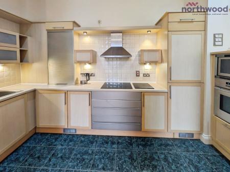 2 bedroom Flat to let in Canute Road, Ocean Village, Southampton, SO14