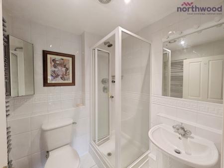 2 bedroom Flat to let in Canute Road, Ocean Village, Southampton, SO14