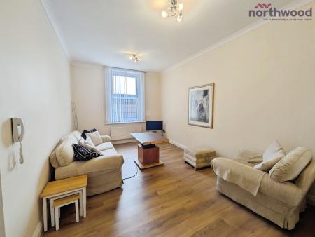 2 bedroom Flat to let in Canute Road, Ocean Village, Southampton, SO14