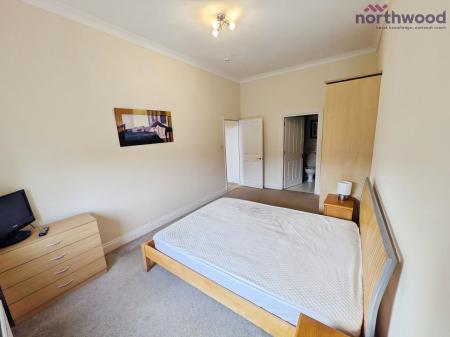 2 bedroom Flat to let in Canute Road, Ocean Village, Southampton, SO14