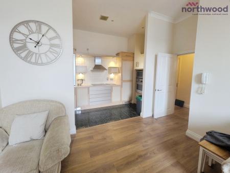 2 bedroom Flat to let in Canute Road, Ocean Village, Southampton, SO14