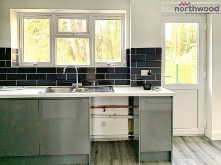 3 bedroom Semi-detached house to let in Golf Course Cottages, SO16