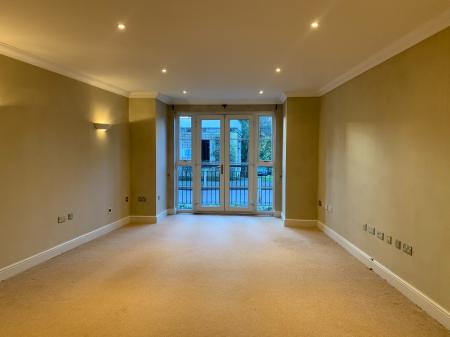 2 bedroom Flat to let in Providence Park, Bassett, SO16