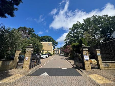 2 bedroom Flat to let in Providence Park, Bassett, SO16