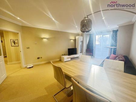 2 bedroom Flat to let in Providence Park, Bassett, SO16