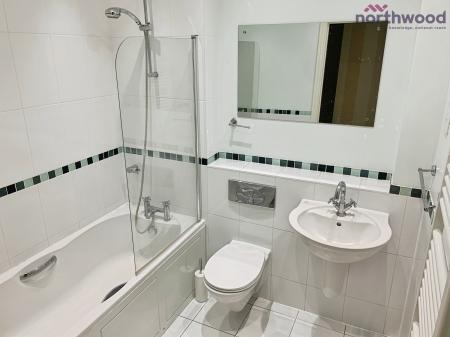 2 bedroom Flat to let in Providence Park, Bassett, SO16