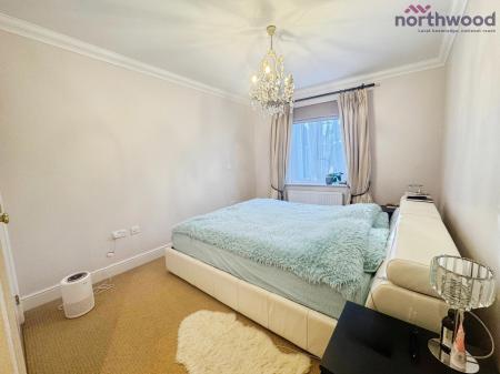 2 bedroom Flat to let in Providence Park, Bassett, SO16