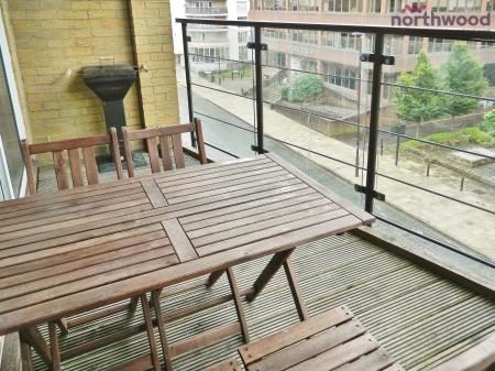 2 bedroom Flat to let in Merchants Quarters, Briton Street, Bargate, Southampton, SO14