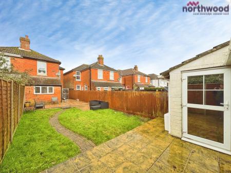 3 bedroom Semi-detached house to let in Jennings Road, Totton, SO40