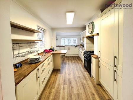 3 bedroom Semi-detached house to let in Jennings Road, Totton, SO40