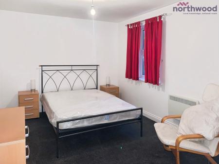 2 bedroom Flat to let in Briton Street, Southampton, SO14