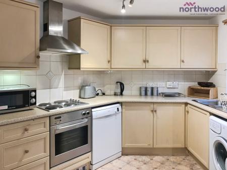 2 bedroom Flat to let in Briton Street, Southampton, SO14