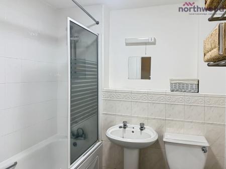 2 bedroom Flat to let in Briton Street, Southampton, SO14