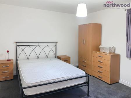 2 bedroom Flat to let in Briton Street, Southampton, SO14