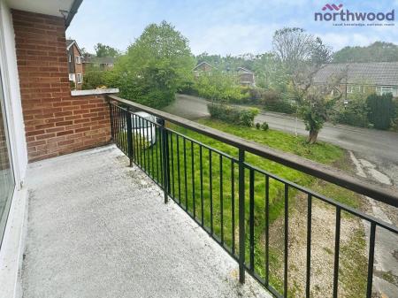 2 bedroom Maisonette to let in Courtland Gardens, Bassett, SO16