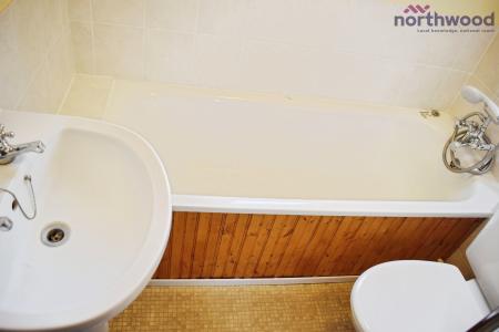 3 bedroom Semi-detached house to let in Rownhams Road, Maybush, Southampton, SO16